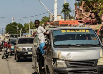Un muerto y varios heridos tras ataque de bandas a vehículos de transporte público en Haití