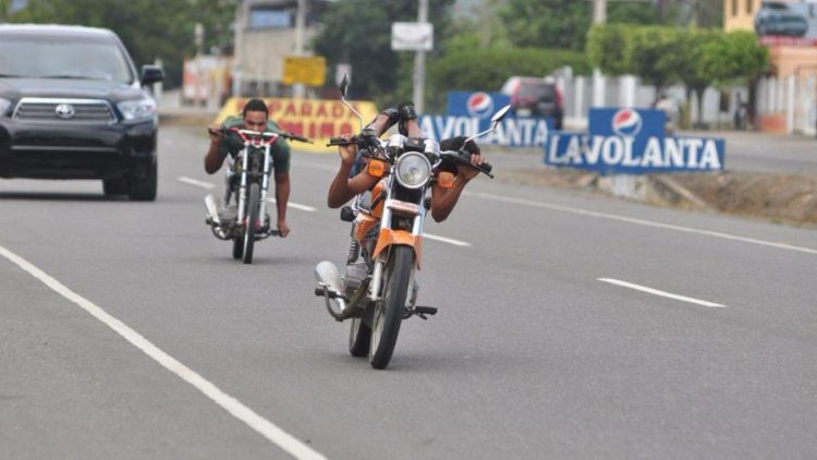 Policía muerto y militar herido al intervenir en carrera clandestina en Dajabón