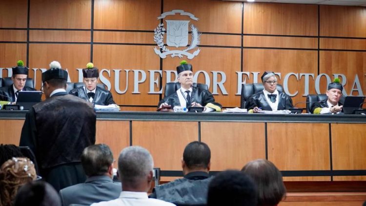 TSE aplaza impugnación de Alianza País contra la JCE