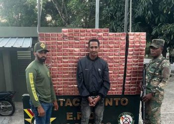 Interceptan vehículo con contrabando de 62,800 cigarrillos en Santiago Rodríguez