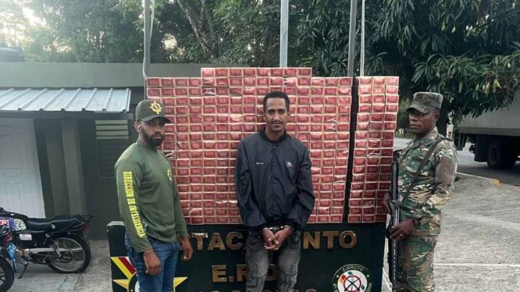 Interceptan vehículo con contrabando de 62,800 cigarrillos en Santiago Rodríguez