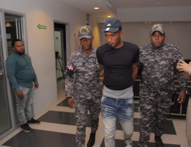 Se entrega hombre acusado de matar a su suegra en Herrera