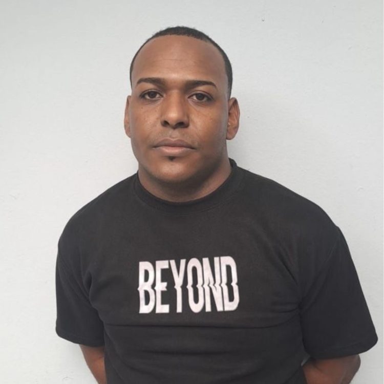 Dictan prisión preventiva contra hombre acusado de matar a cabo de la Policía