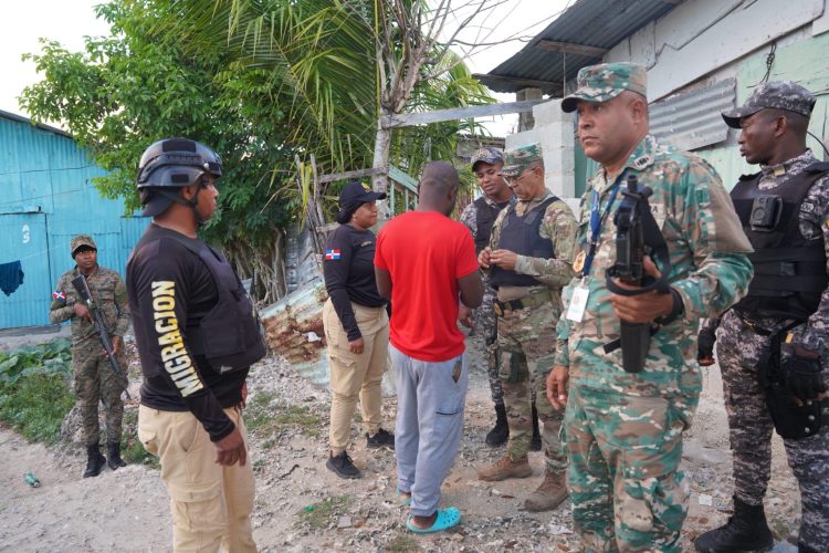 Autoridades intensifican operativos migratorios en Mata Mosquito y el Hoyo de Friusa