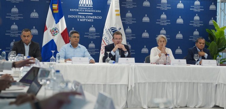 Industria y Comercio convoca a los sectores público y privado ante anuncio arancelario de EE.UU.