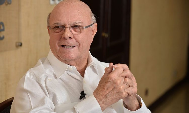 Hipólito Mejía exige al director de Bienes Nacionales probar pérdida de terrenos durante su gestión