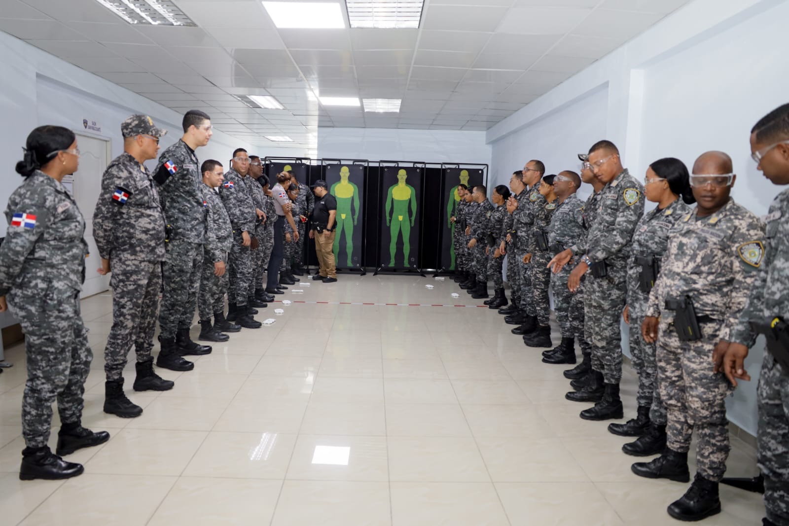 Policía Nacional inicia entrenamiento táctico para el uso de pistola Taser  10 | Diario Tú Mañana