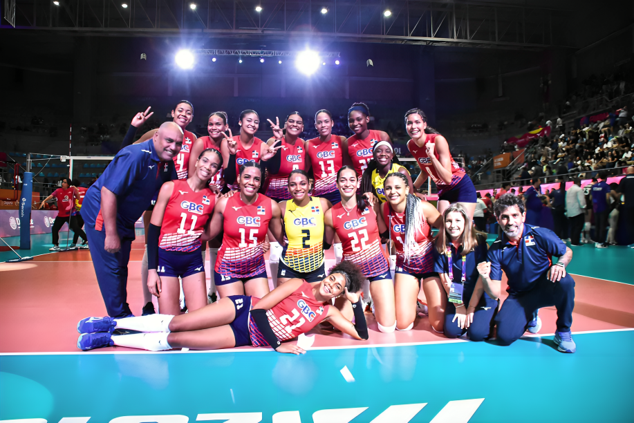 Equipo de voleibol femenino gana medalla de bronce ante Puerto Rico