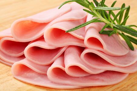 Científicos británicos piden prohibir tocino y jamón industrial por riesgo de cáncer