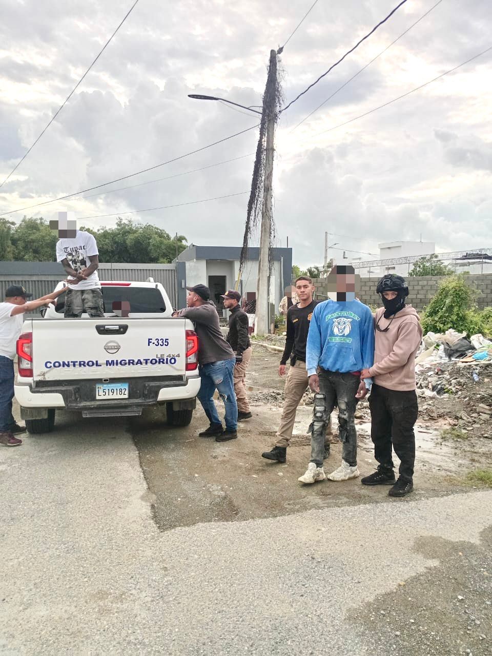 Migración detiene a más de 700 haitianos indocumentados durante operativos