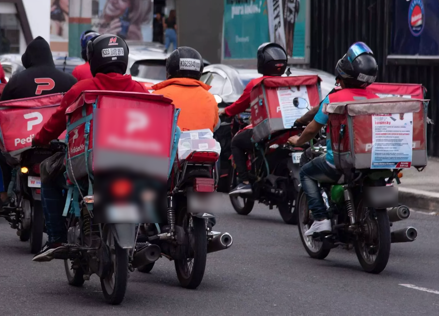 Senado quita la propina obligatoria del 10% en servicios de delivery