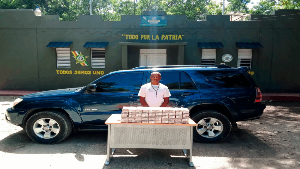 Atrapan a hombre con 10,000 cigarrillos ilegales en su poder