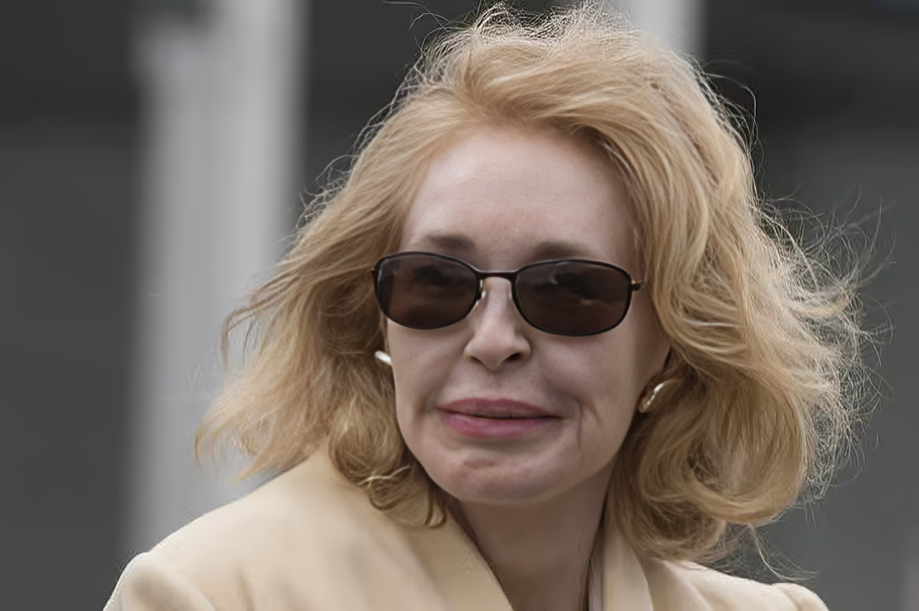 Joan Kennedy, exesposa de Ted Kennedy, fallece a los 89 años