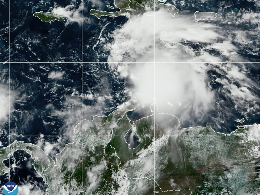 Tormenta Melissa causa desplazamiento de 1,010 personas en RD, alerta el COE