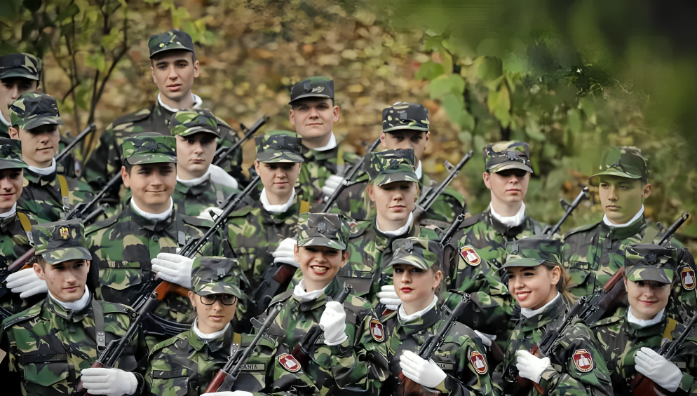 Rumanía "premia" con 8,300 euros a quienes se apunten al servicio militar voluntario