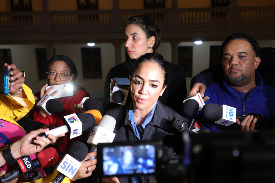 Faride Raful le responde a Guzmán Fermín: “Él sabe cómo se maneja”