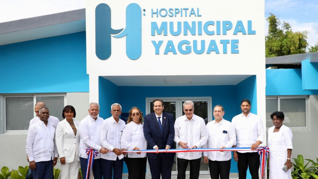 Presidente Abinader entrega hospital remozado y nueva área de Emergencia en Yaguate