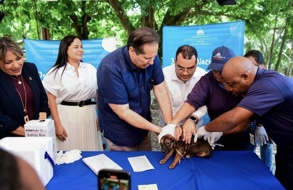 Salud Pública inicia jornada para vacunar 800 mil animales contra la rabia