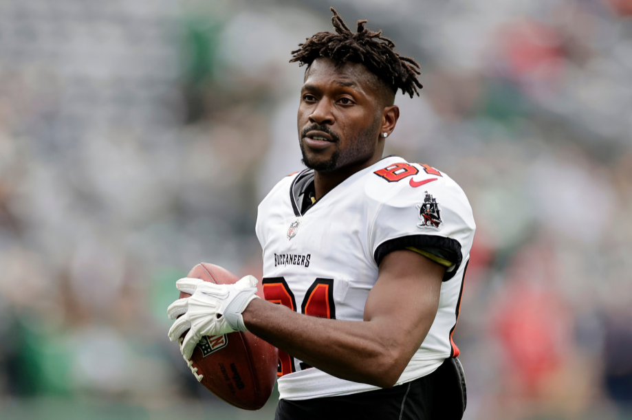 Antonio Brown, exjugador estrella de la NFL, arrestado en Miami por intento de asesinato