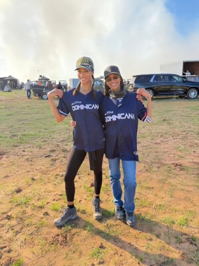 ¡Arriba Quisqueya!: Zoe Saldaña en modo fan en “Showdown: RD vs PR”