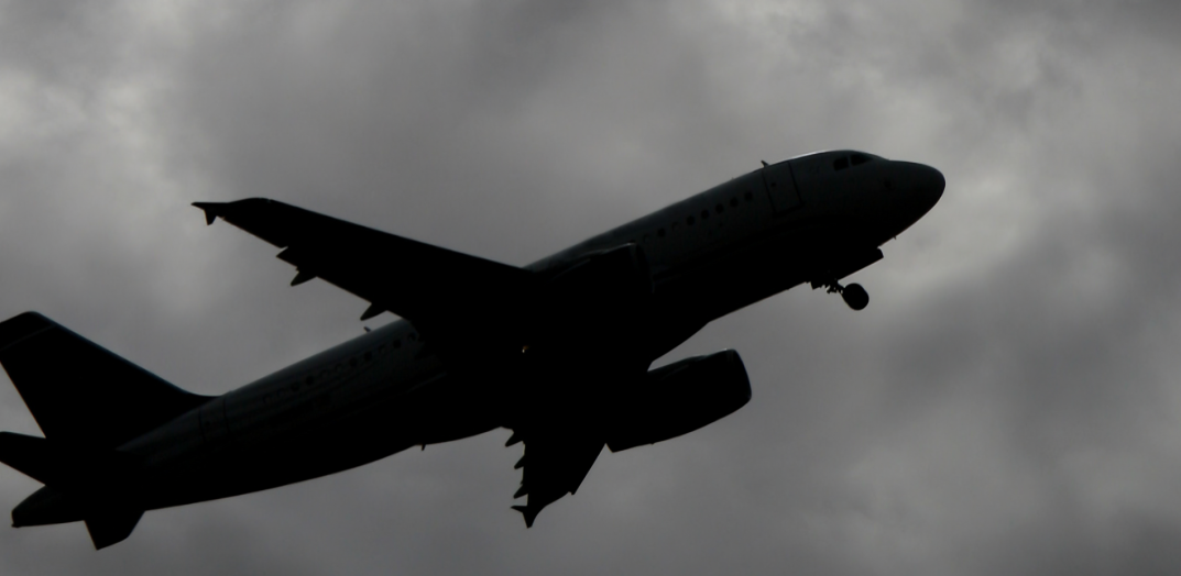 ¡Vuelos cancelados! El cierre del gobierno deja sin viajes a turistas para "reducir la presión"