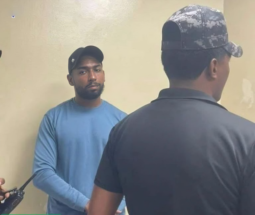 Profesor bajo arresto por supuesto abuso sexual a estudiante en Puerto Plata