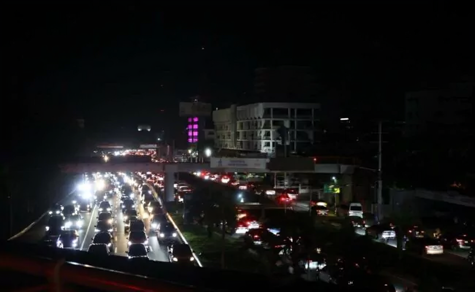 La verdad del blackout: Una desconexión manual de una línea energizada dejó al país sin energía