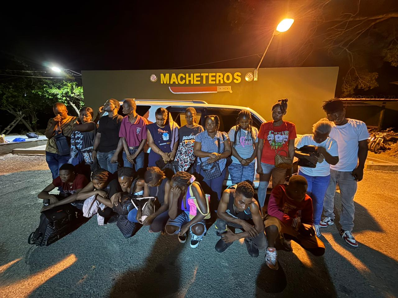 Ejército detiene a 19 haitianos indocumentados que eran transportados en una yipeta en Valverde
