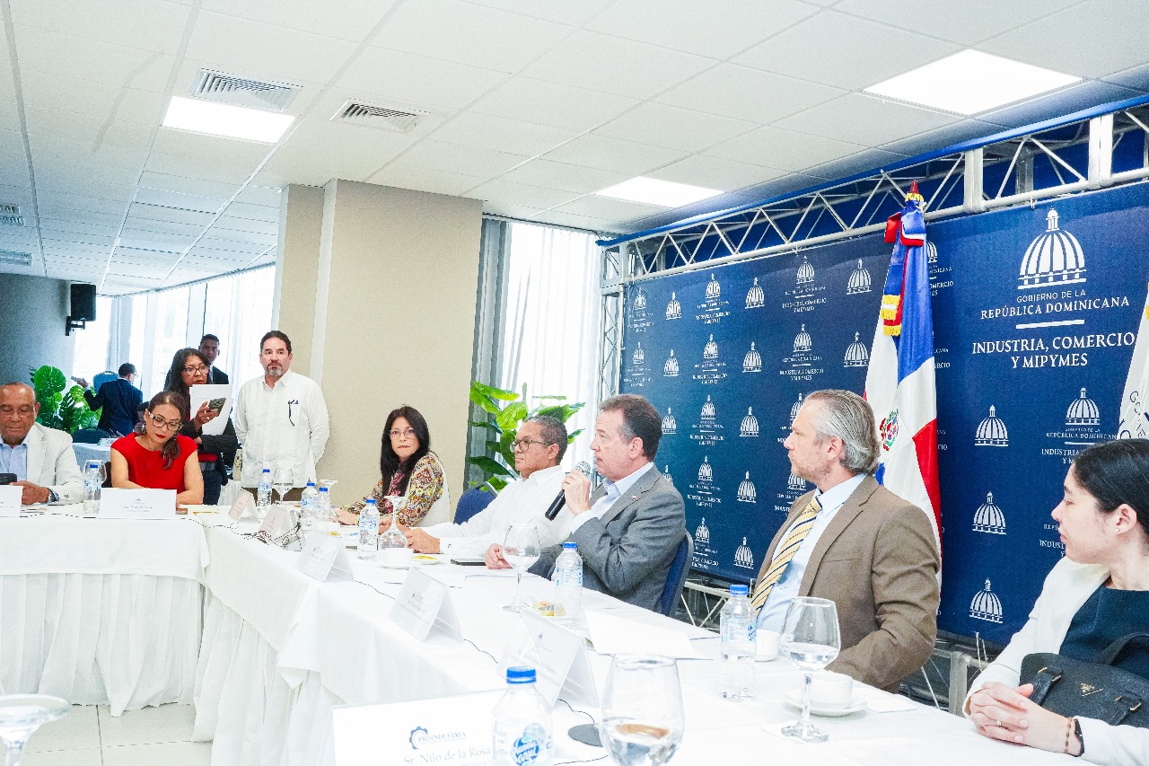 Aprueban permisos para la instalación de 20 nuevas empresas de zonas francas