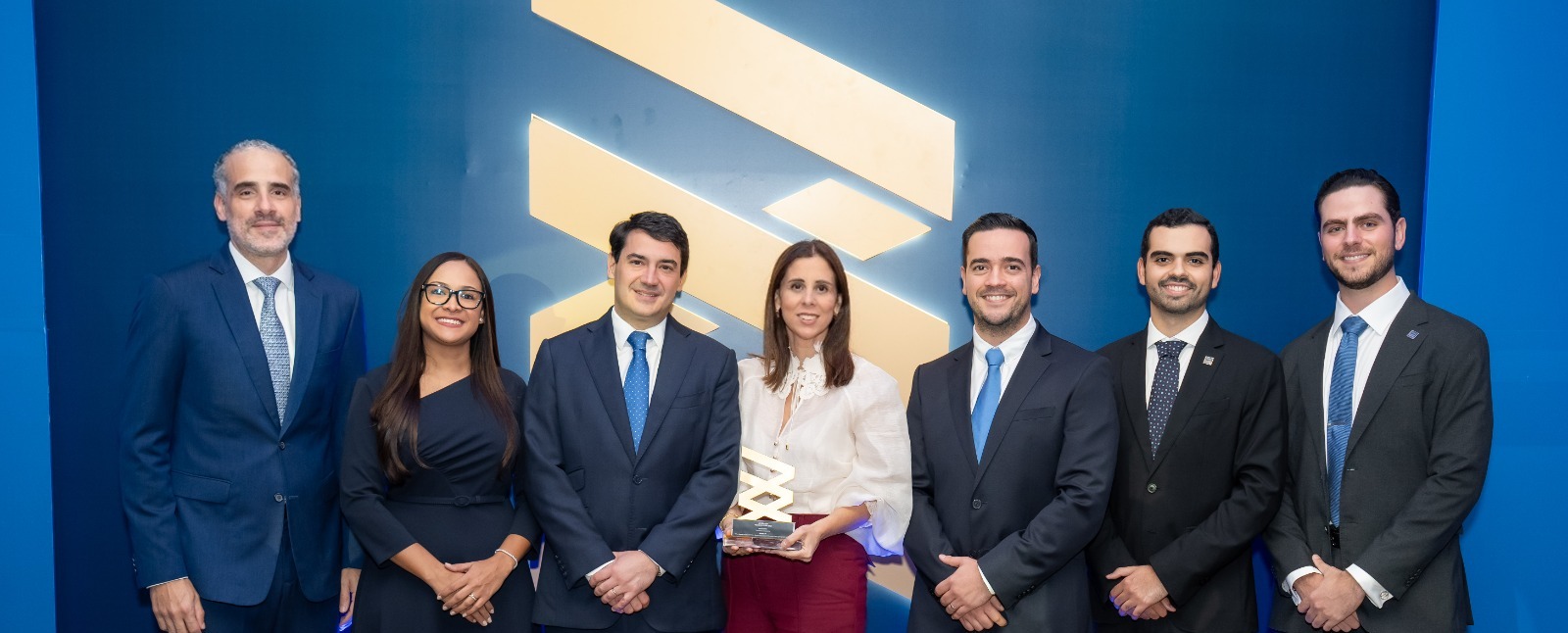 United Capital Puesto de Bolsa gana la categoría “Transacción Innovadora” en los Premios BVRD 2025