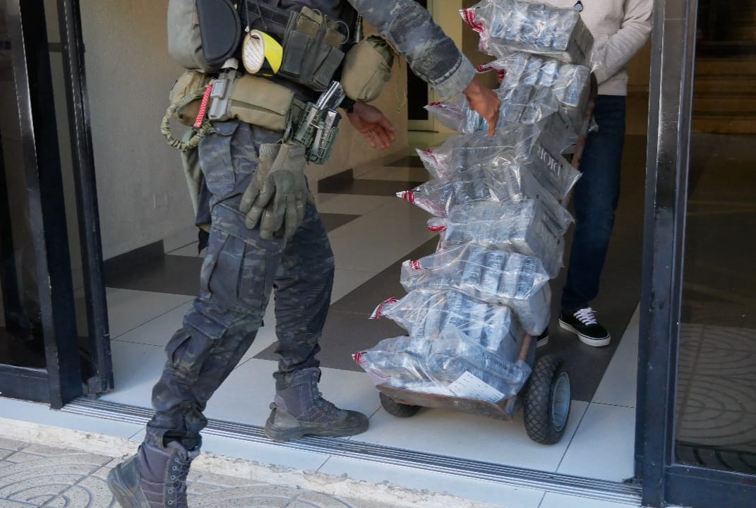 Incautan 114 paquetes de presunta cocaína en operativo en las costas de Baní