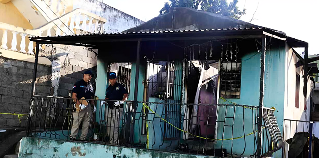 Niño de 5 años muere calcinado por jugar con encendedor en Santo Domingo Oeste