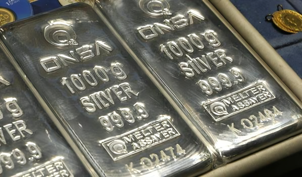 ¡Récord histórico! La plata rompe la barrera de los 75 dólares la onza