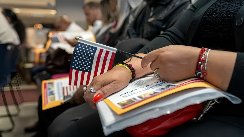 ¡Atención inmigrantes! EEUU reduce a 18 meses los permisos laborales