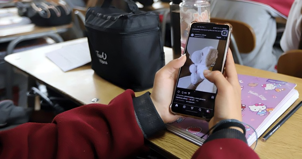 Chile prohibe rotundamente los celulares en las escuelas desde 2026