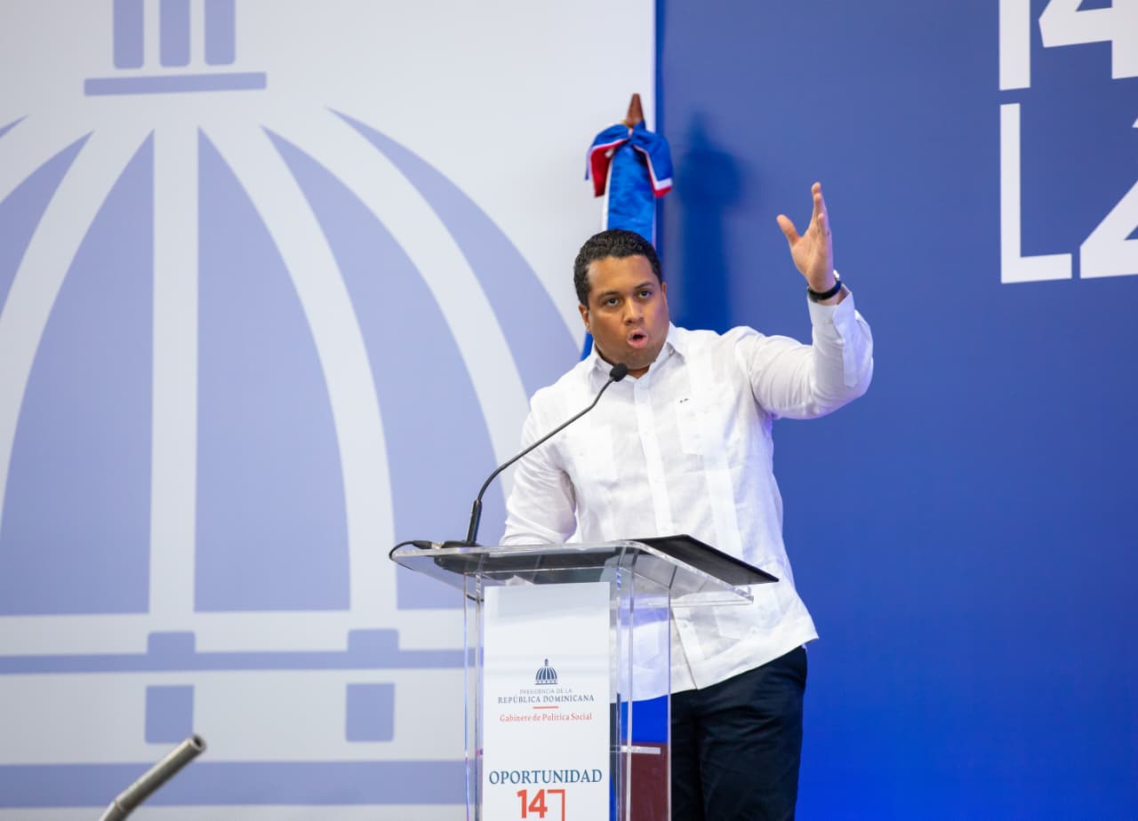 Oportunidad 14/24 gradúa más de 4,000 jóvenes en ceremonia encabezada por Luis Abinader
