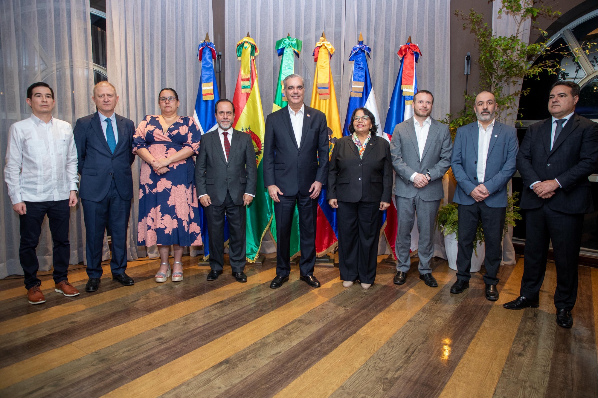 Transparencia institucional: Abinader asiste a apertura de clase magistral internacional sobre fiscalización 
