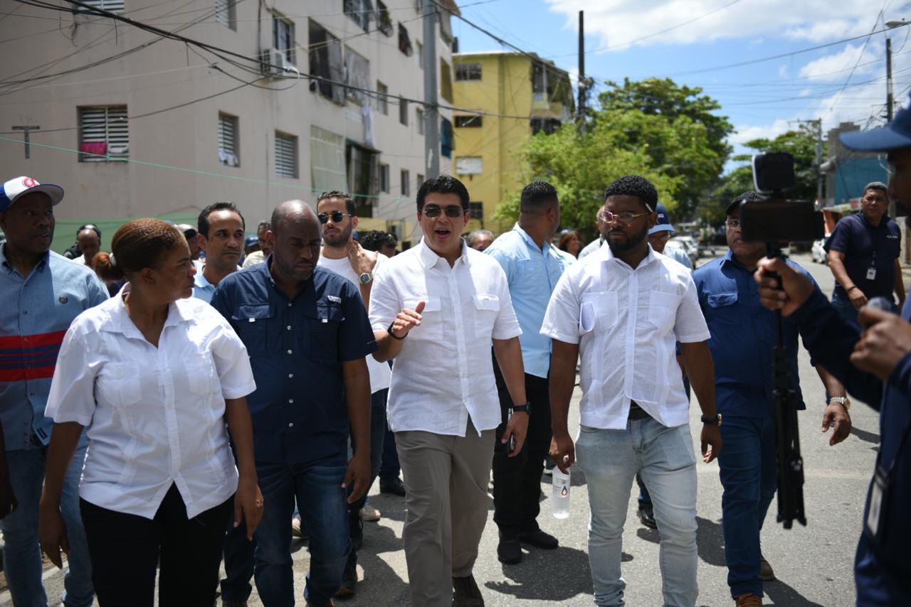 CAASD inicia operativo en Guachupita con equipos y brigadas para atender demandas comunitarias