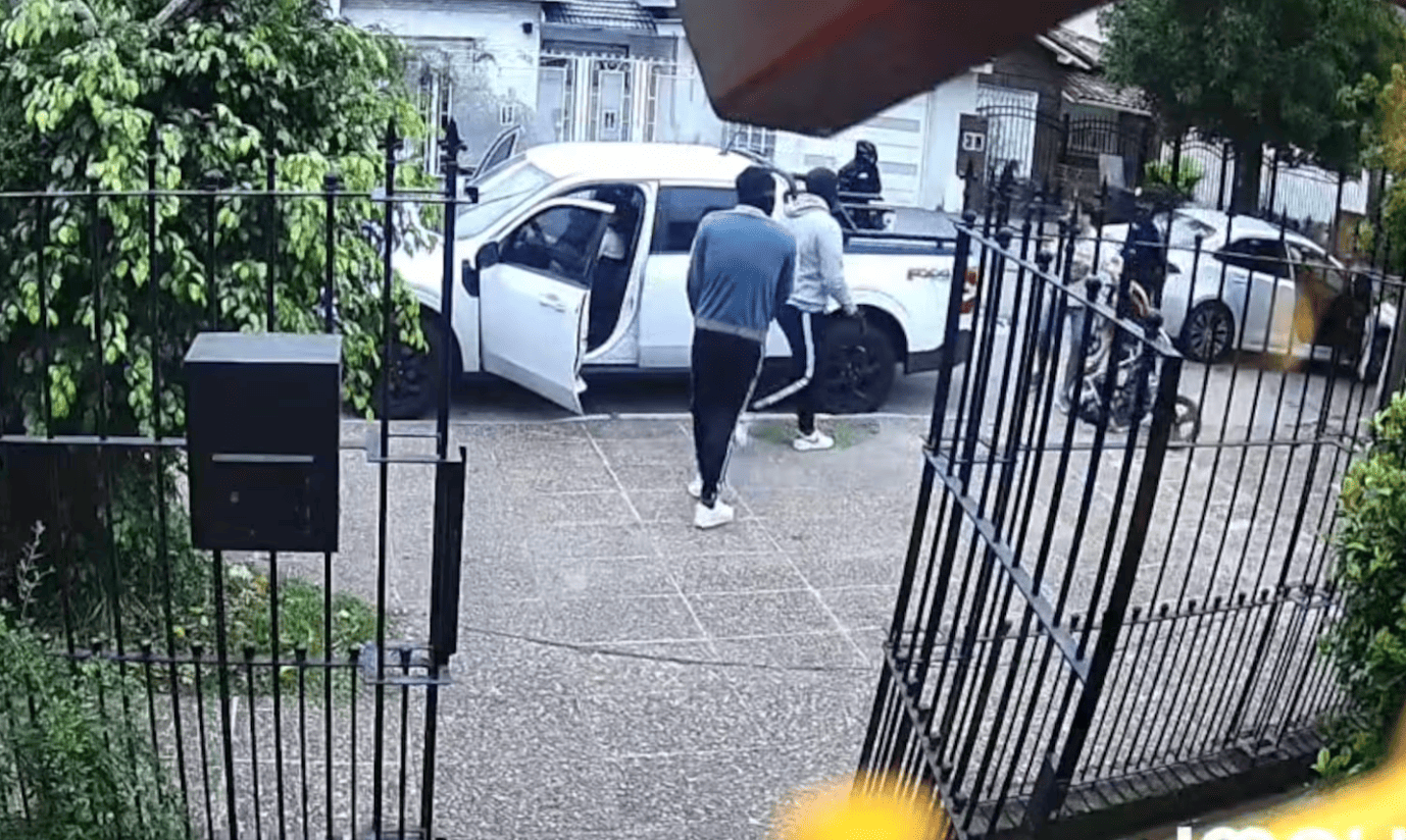 Robo violento: suplican por nena con parálisis cerebral durante asalto en Villa Luzuriaga