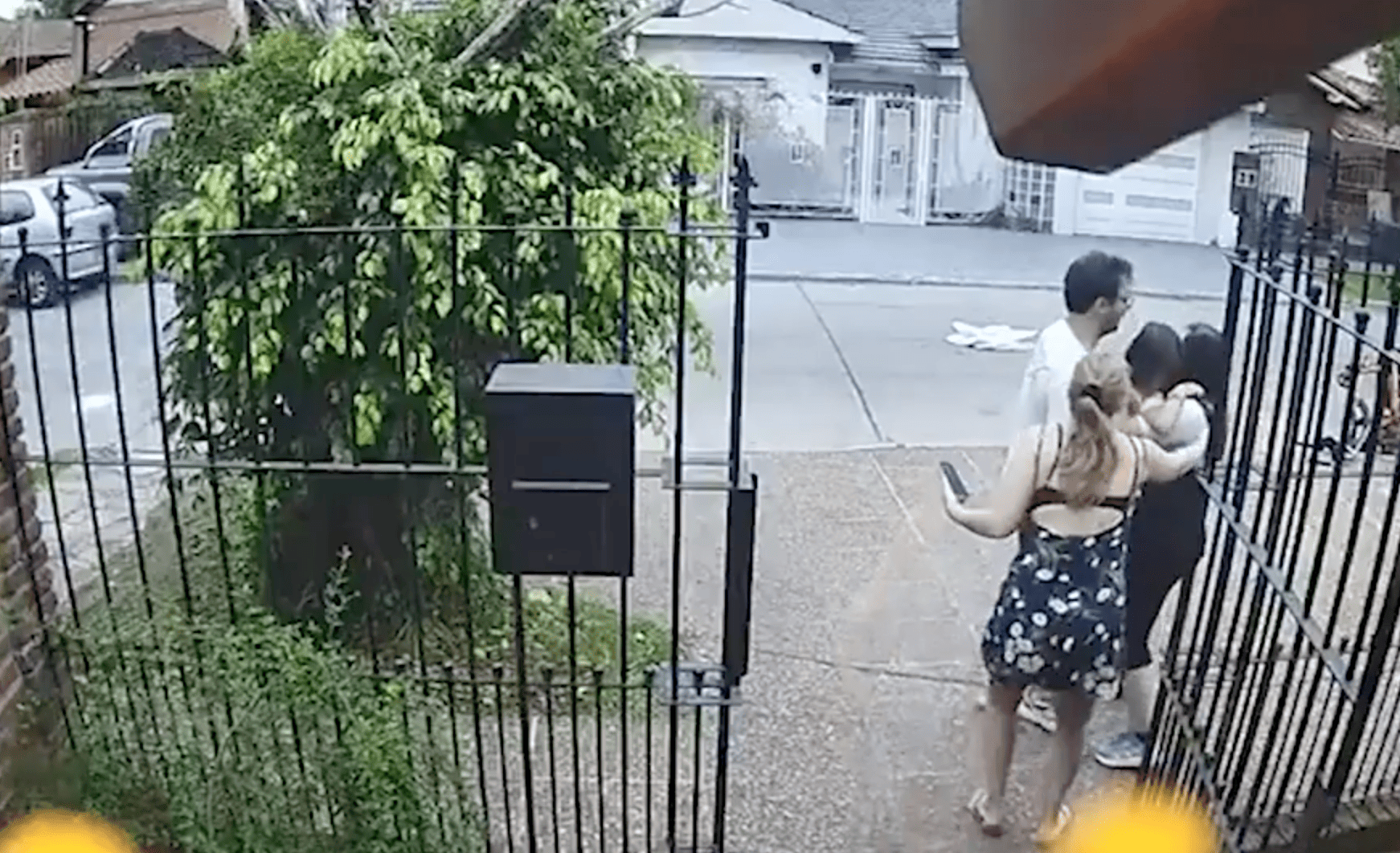 Robo violento: suplican por nena con parálisis cerebral durante asalto en Villa Luzuriaga