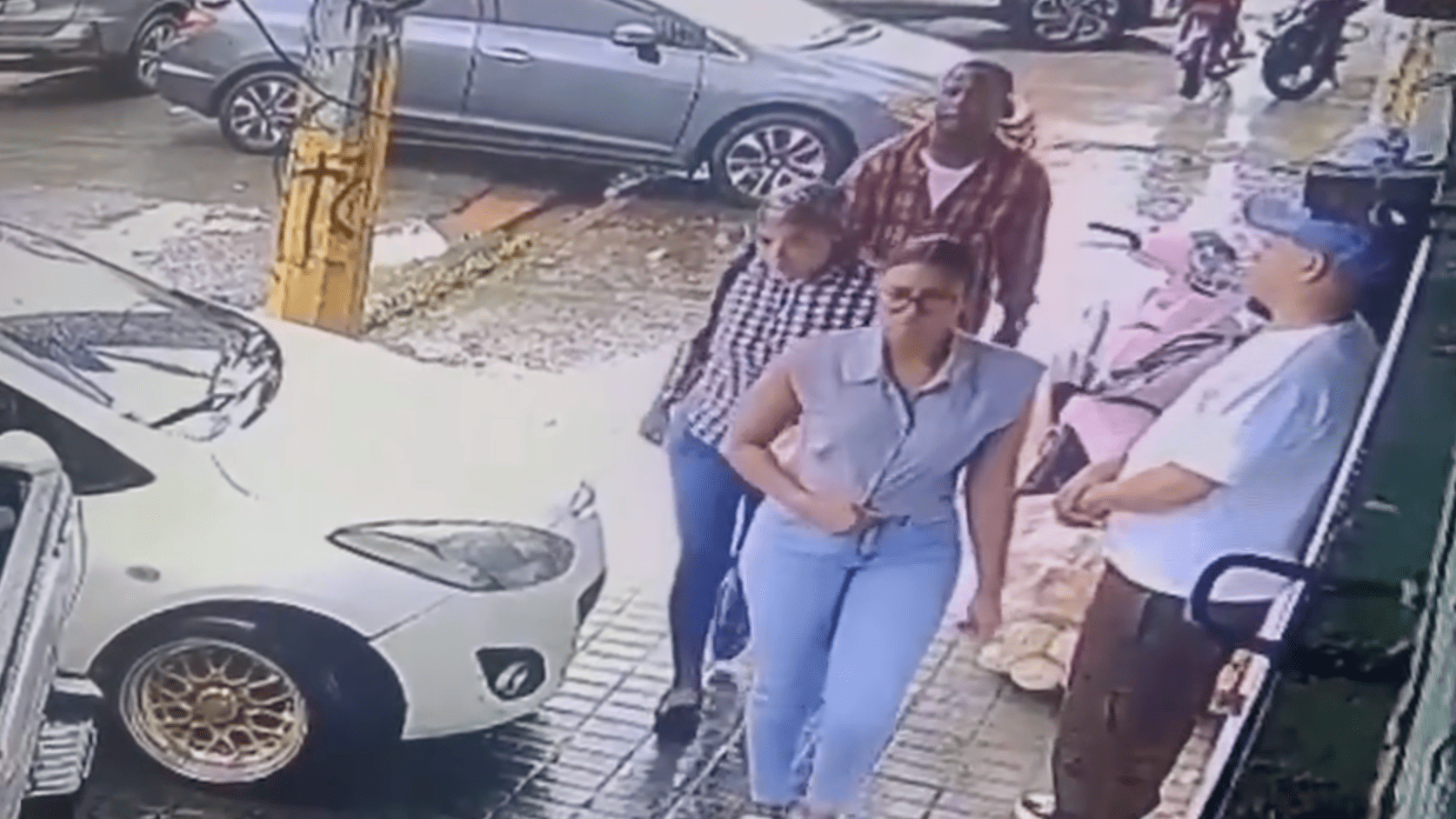 Asalto con burundanga: captan en video ataque contra estudiante en Villas Agrícolas