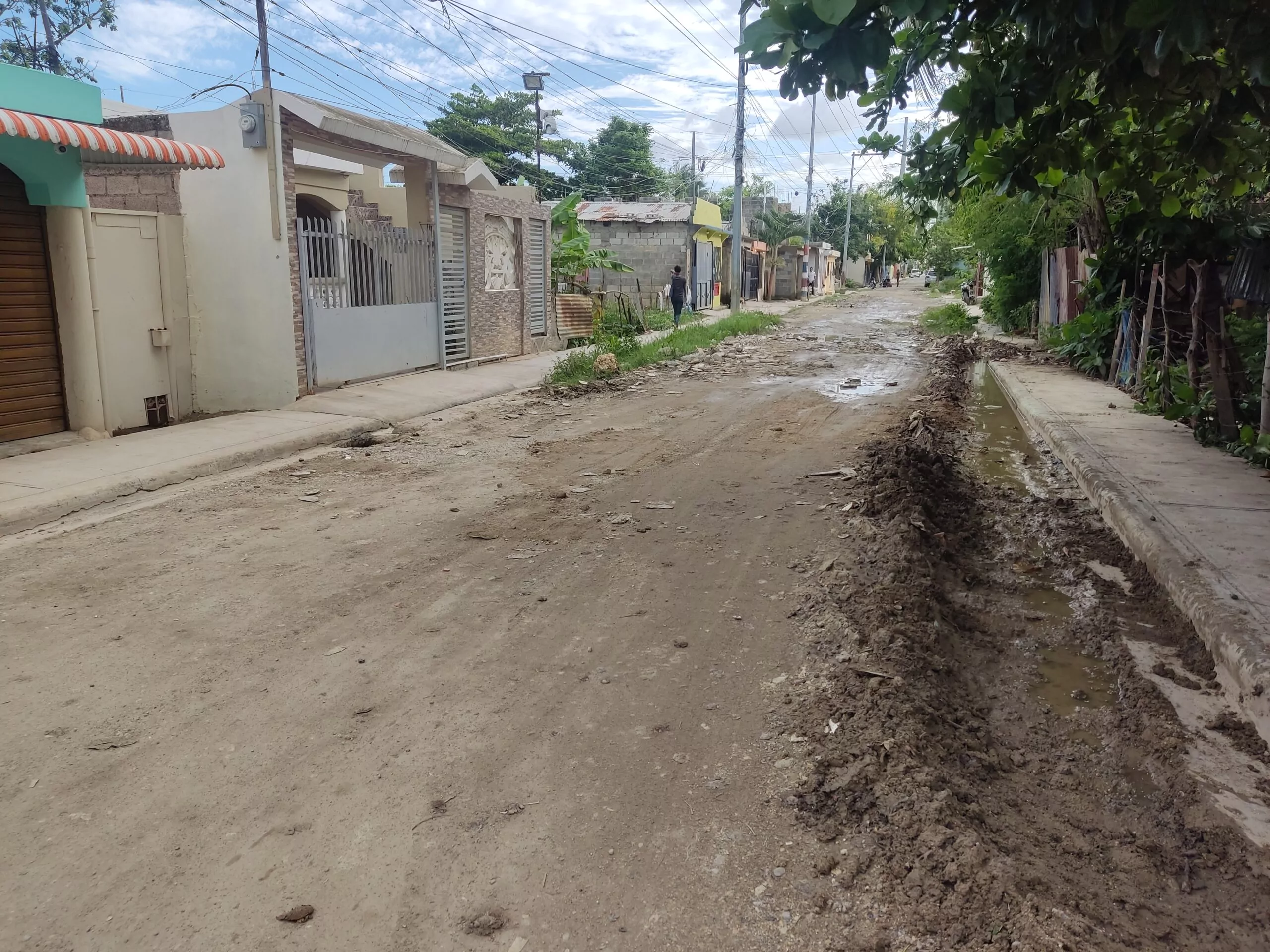 Moradores de El Tamarindo y Nueva Esperanza denuncian abandono y calles intransitables