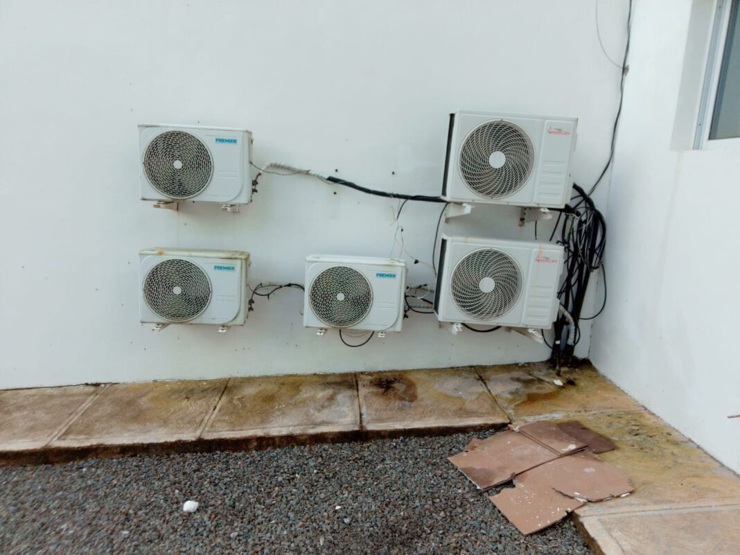 Ayuntamiento en El Cedro y casa de la alcaldesa operaban con conexión irregular 
