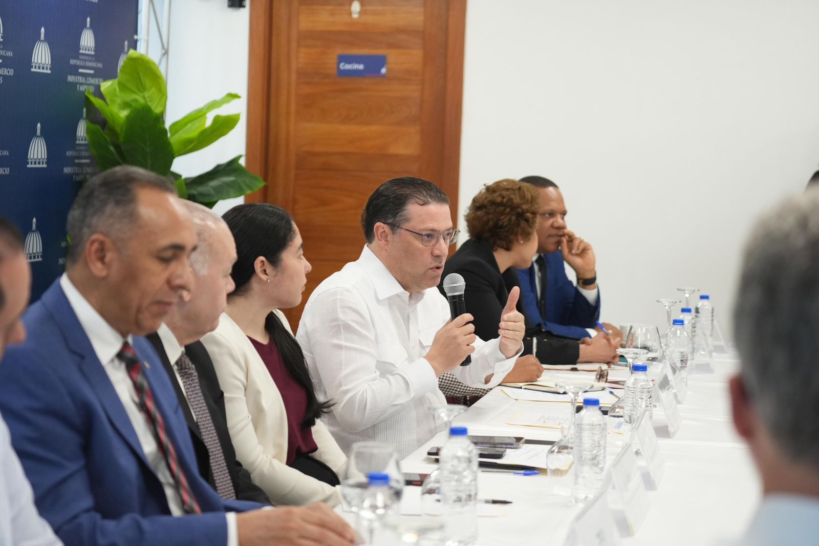 Yayo Sanz Lovatón lanza ofensiva contra el comercio ilícito y apuesta por la formalización