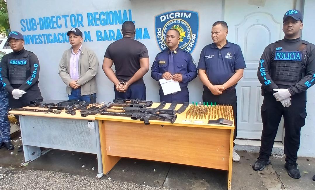 Arsenal incautado: apresan sargento del Ejército con armas de alto calibre en Barahona