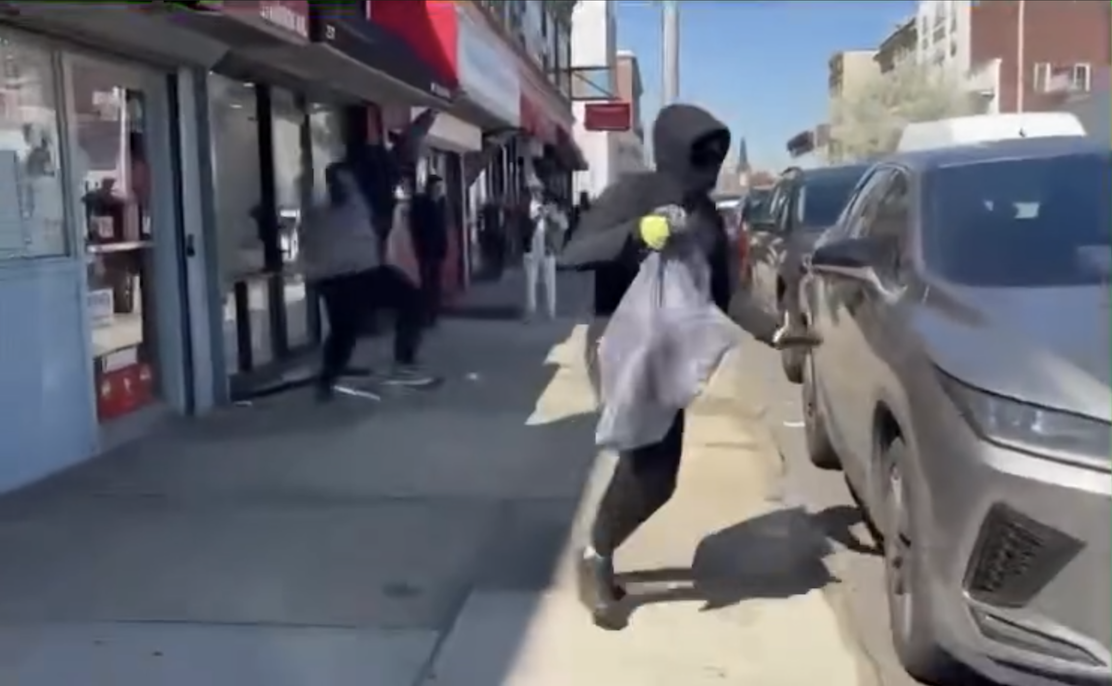 Robo armado en Perth Amboy deja una joyería saqueada y una persona agredida