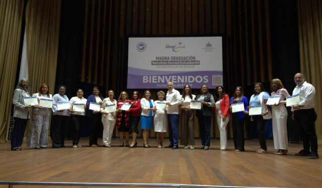 Prevención de drogas: Certifican a 512 jóvenes como promotores en centros educativos de RD