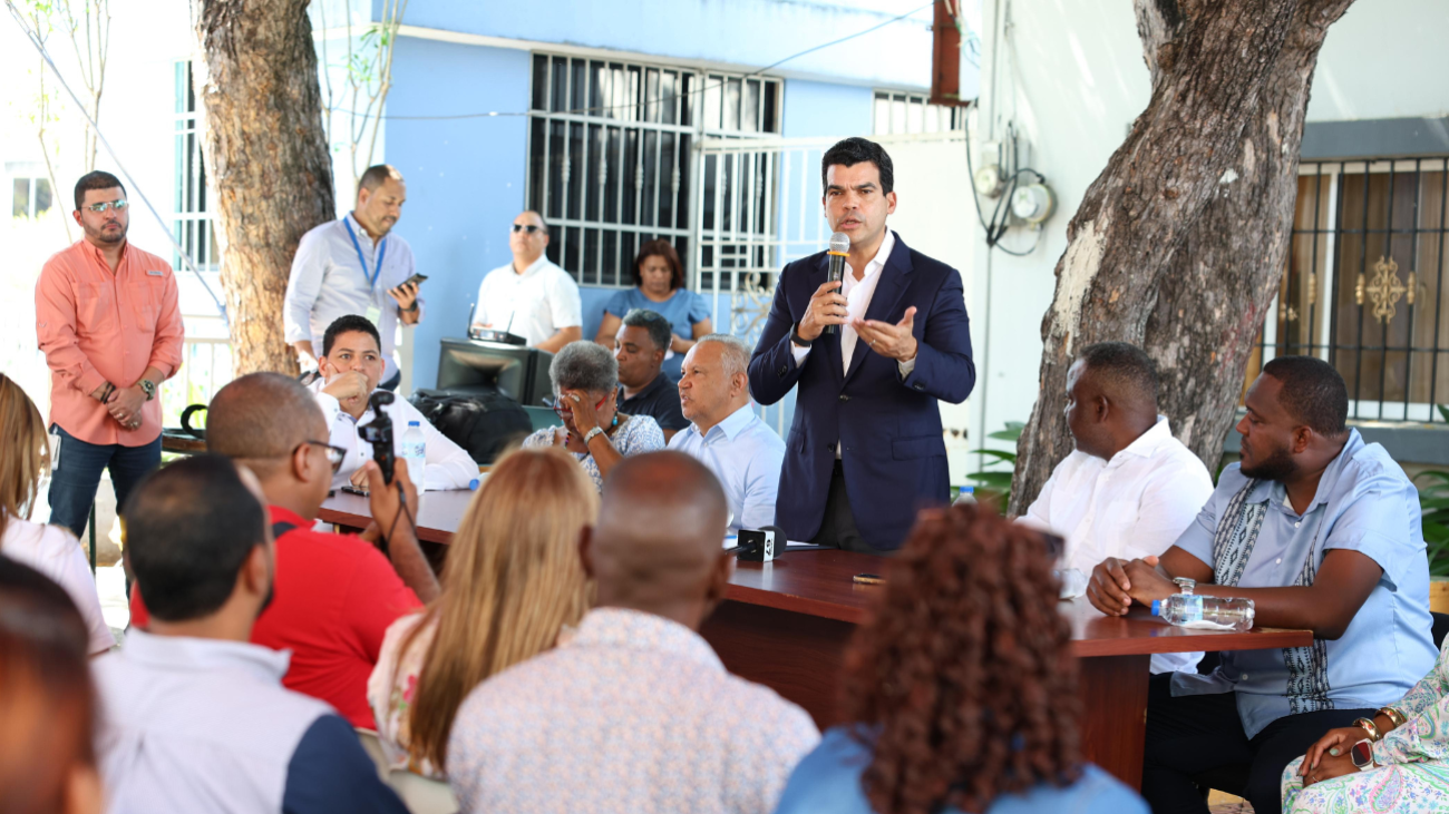 Saneamiento de cañada en Nizao garantizará calidad de vida, afirma Wellington Arnaud