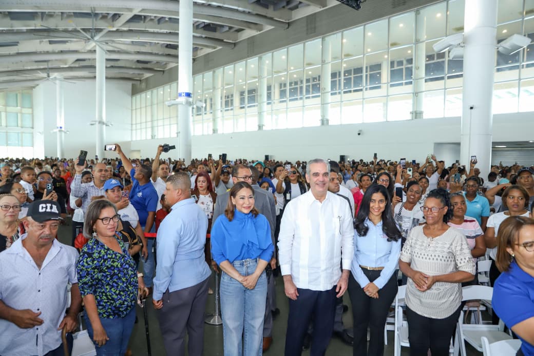 Luis Abinader reafirma apoyo a Supérate tras diálogo con 6,000 familias
