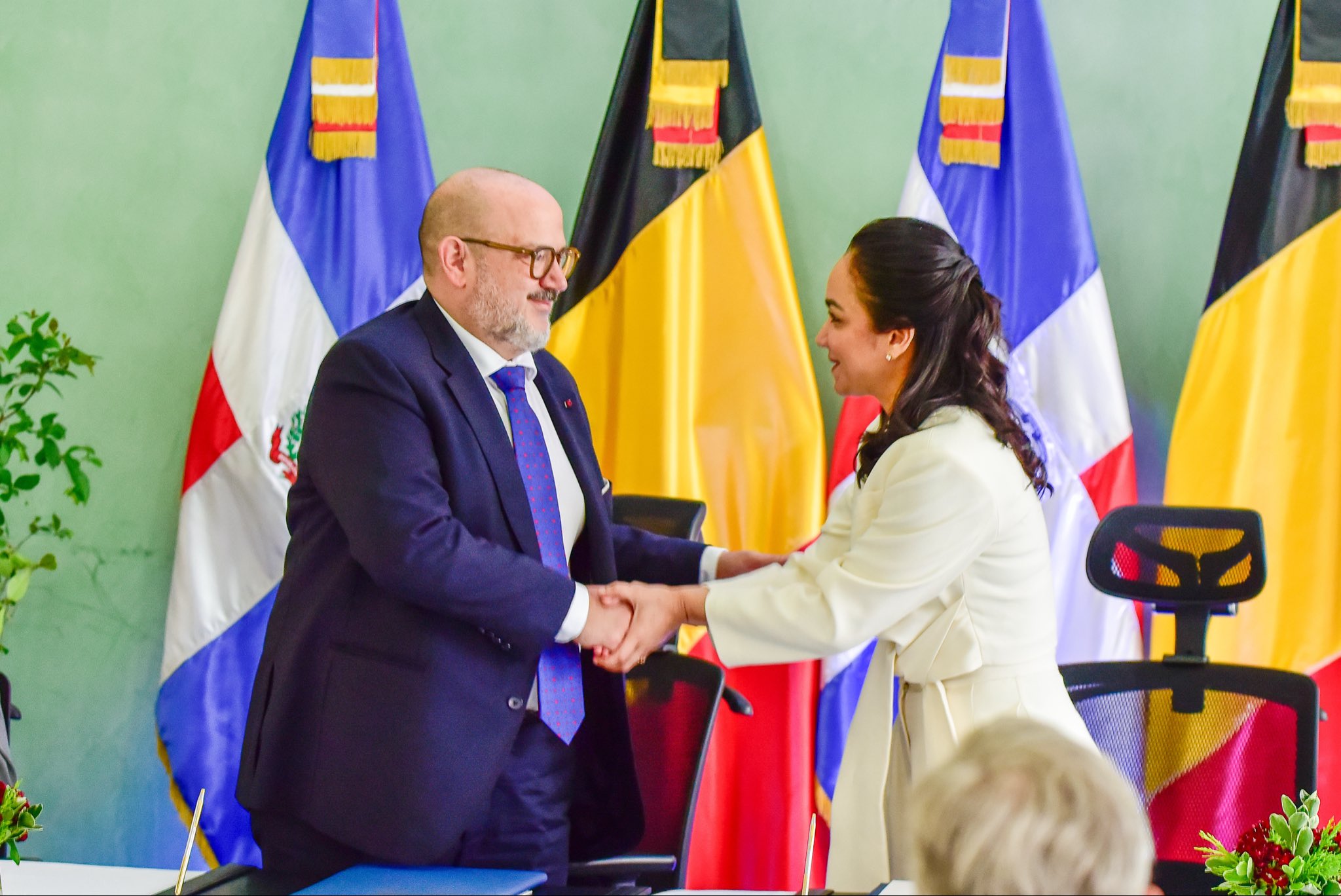 Cooperación policial: RD y Bélgica firman acuerdo contra el crimen organizado